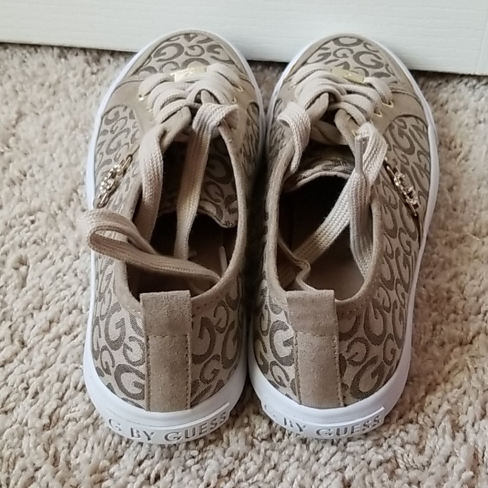 Shoes - Picture 3 of 6